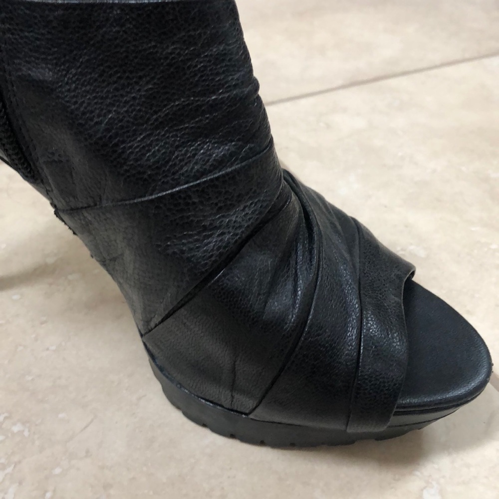 Gunmetal black draped leather open toe booties! - Picture 6 of 15